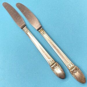 1847 ROGERS BROS FIRST LOVE International Silver Plate 1941 Butter Knives (2)